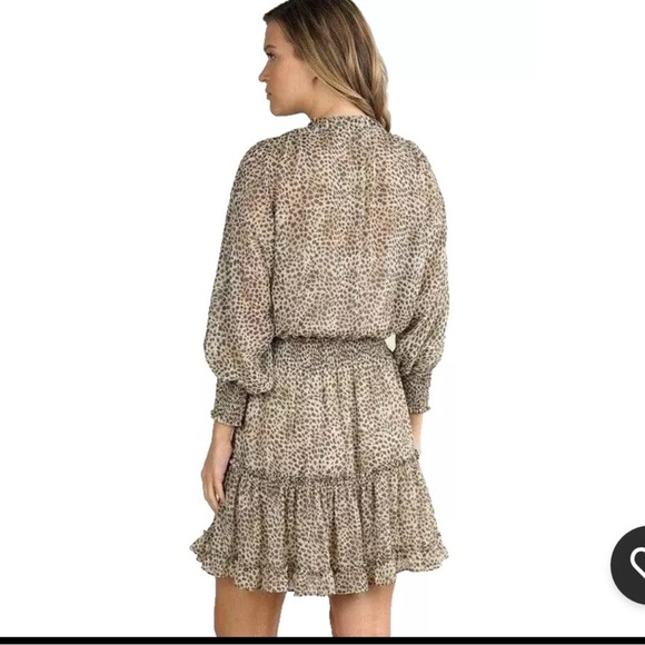 Elegant Black Long Sleeve Dress with Lace Details - Picture 2 of 13